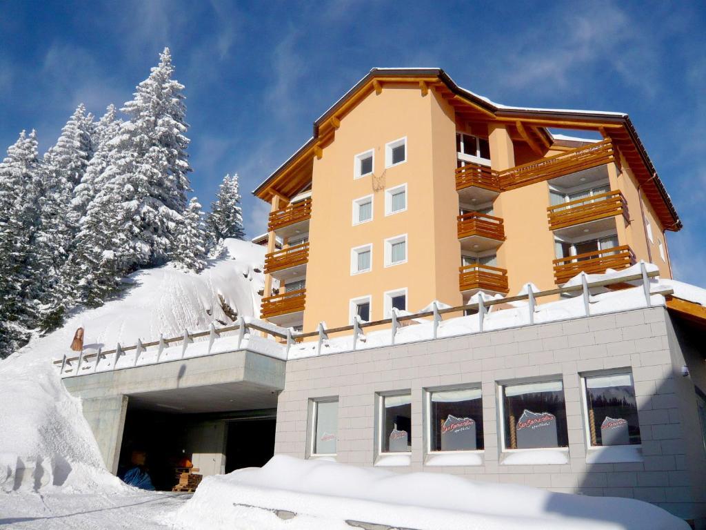 Hotel-Aparthotel Сан Бернардино Екстериор снимка