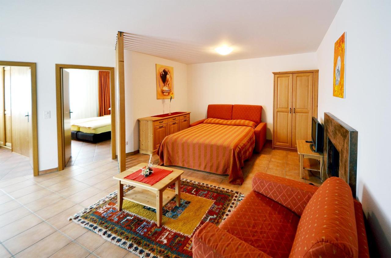 Hotel-Aparthotel Сан Бернардино Стая снимка
